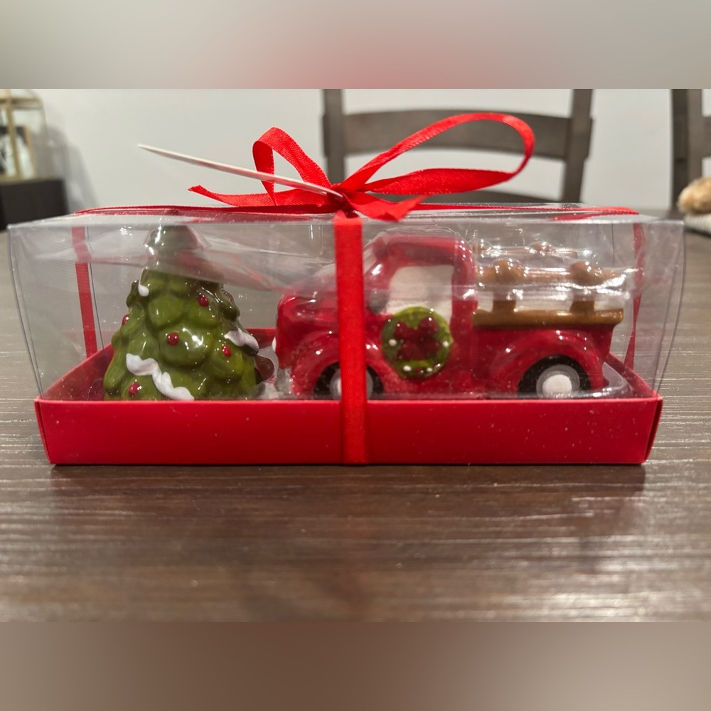 NWT 2-Piece Salt and Pepper Shaker Set with a Red Truck and Christmas Tree